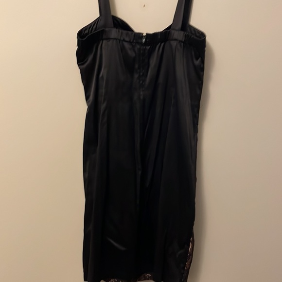 ✨ Dynamite LBD👗 -  Rose Gold N’ Black - Size 9 - Picture 2 of 2